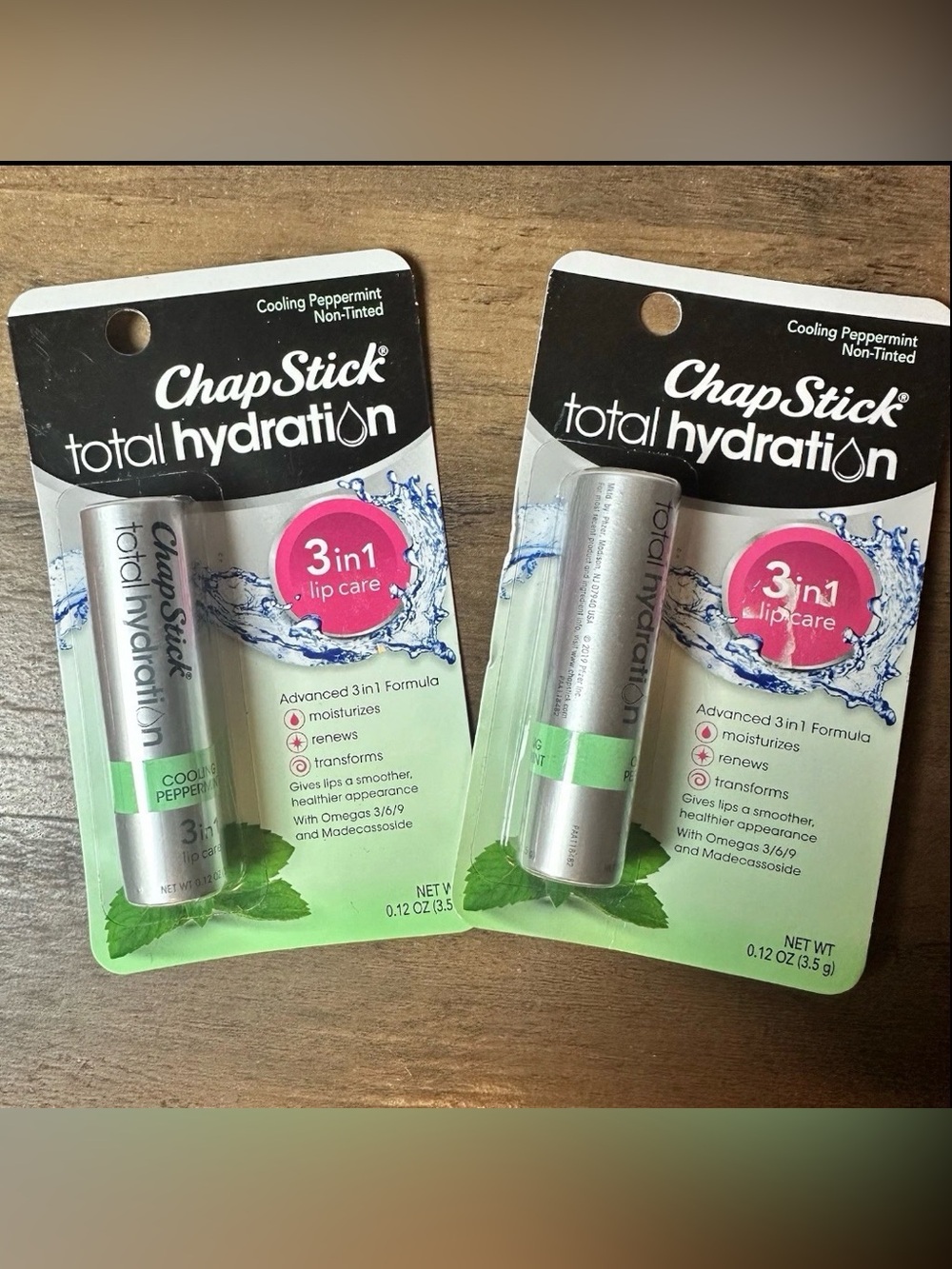 ChapStick Total Hydration 3-IN-1 Lip Care Cooling Peppermint NonTinted X2 Sealed